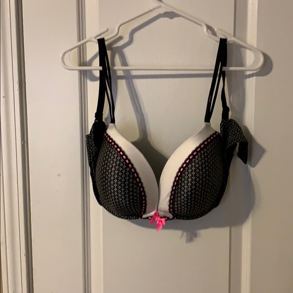 Victoria secret push up bra - Picture 1 of 3